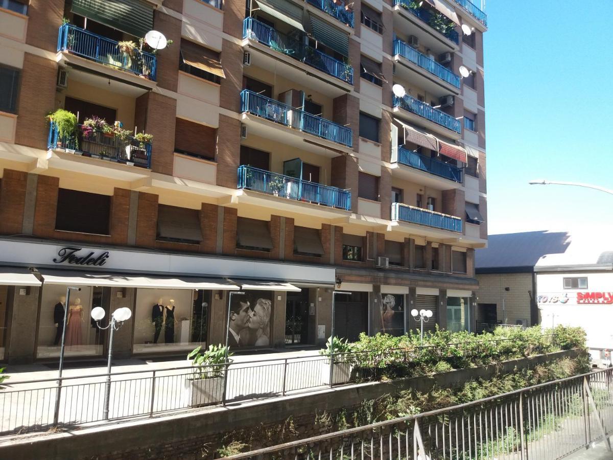 Roma Trastevere Station 외부 사진